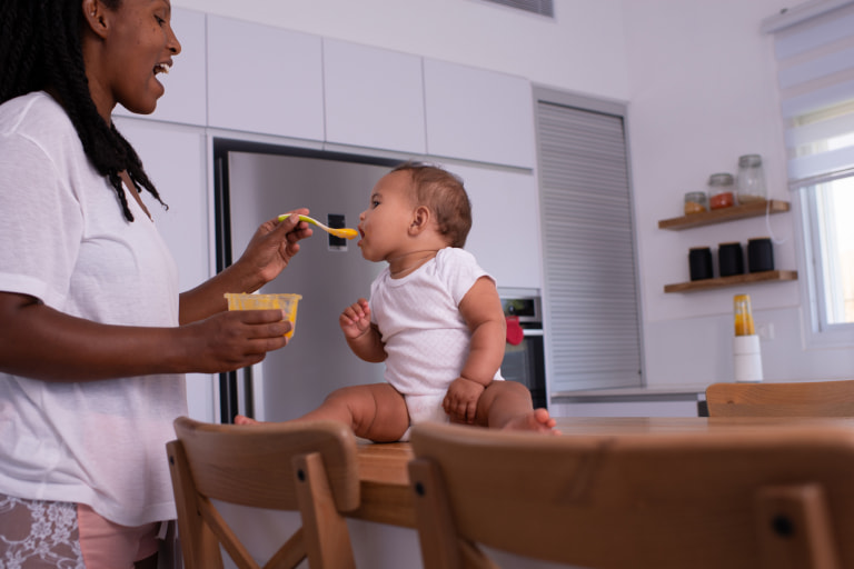 Moms Share Tips for Feeding Baby Solids
