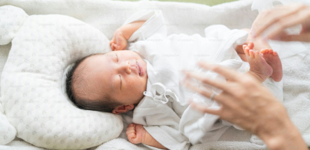 Baby Weight & Diaper Size Chart Guide | Huggies® CA
